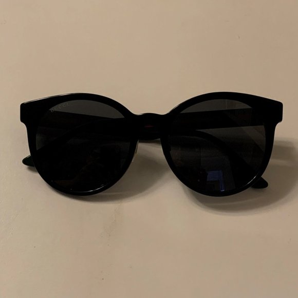 Gucci Sunglasses - Picture 2 of 4